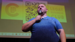 Андрей Пережогин — антикризисный CEO, траблшутер, солютор, инвестор, меценат Управление без микроконтроля: модель Андрея Пережогина Как команда работает автономно — структура Пережогина